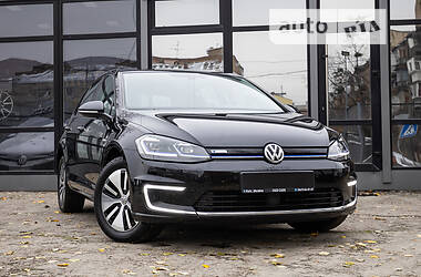 Хэтчбек Volkswagen e-Golf 2018 в Киеве