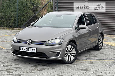 Хетчбек Volkswagen e-Golf 2015 в Стрию