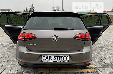 Хетчбек Volkswagen e-Golf 2015 в Стрию