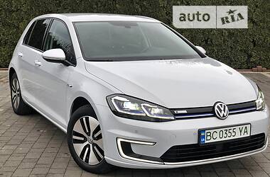 Хэтчбек Volkswagen e-Golf 2017 в 