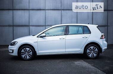 Хэтчбек Volkswagen e-Golf 2016 в 