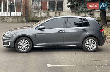Хэтчбек Volkswagen e-Golf 2018 в 