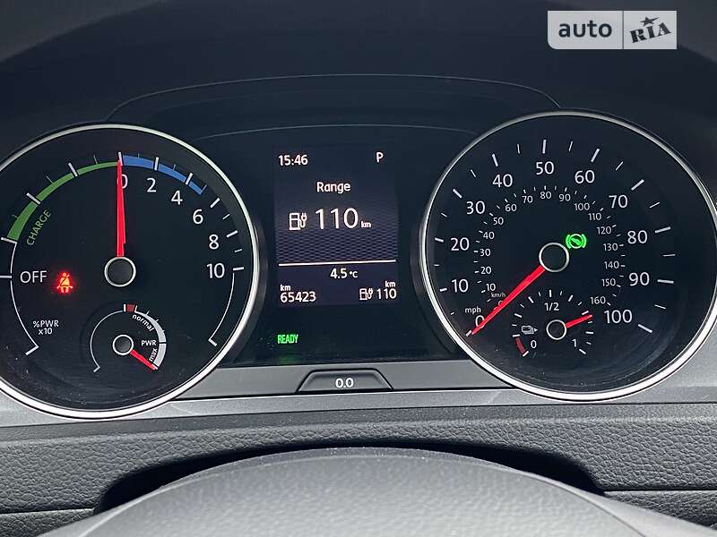 Хетчбек Volkswagen e-Golf 2016 в Києві
