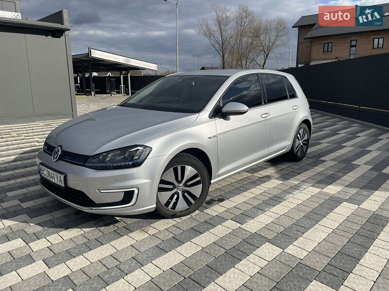 Volkswagen e-Golf 2015