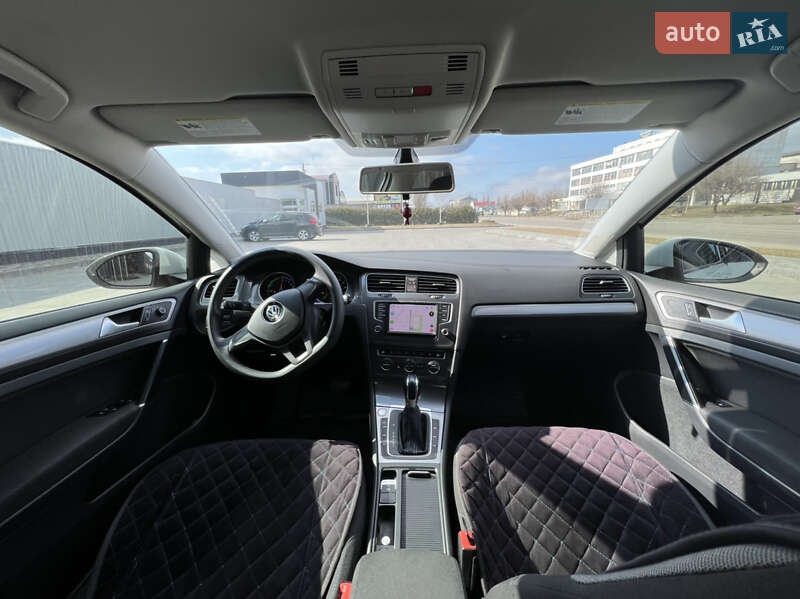 Хэтчбек Volkswagen e-Golf 2016 в Белой Церкви