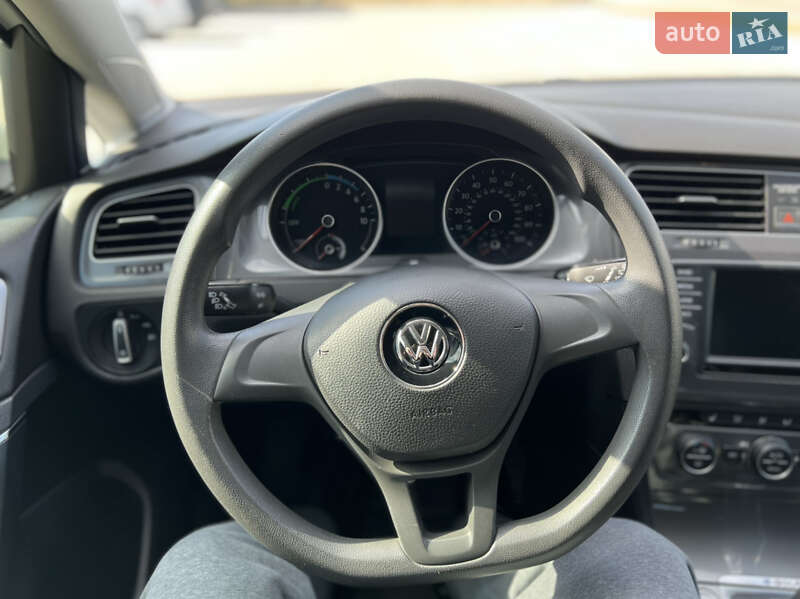 Хэтчбек Volkswagen e-Golf 2016 в Белой Церкви