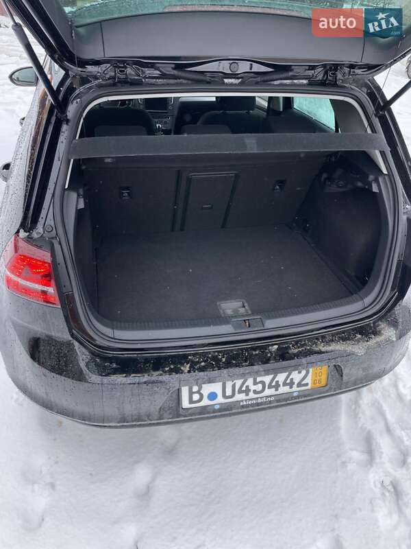 Хетчбек Volkswagen e-Golf 2015 в Львові