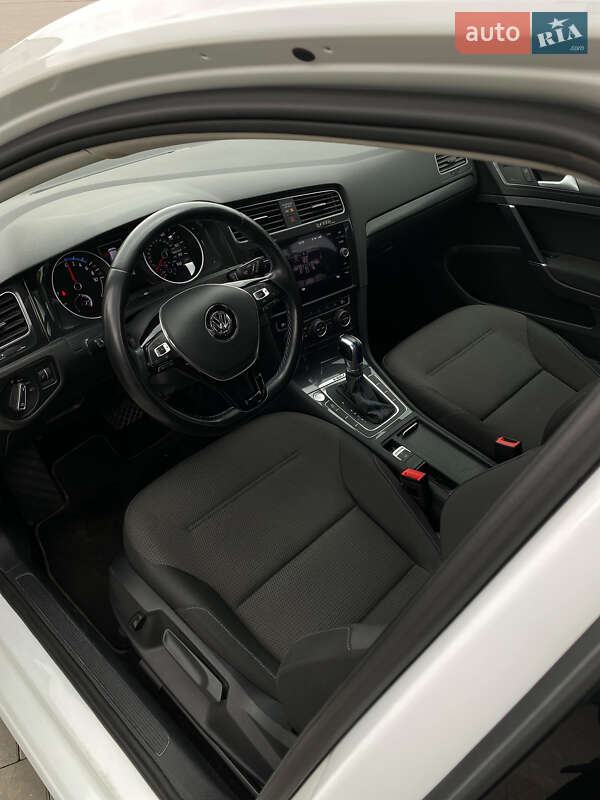 Хэтчбек Volkswagen e-Golf 2019 в Хмельницком