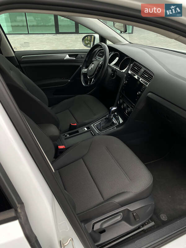 Хэтчбек Volkswagen e-Golf 2019 в Хмельницком