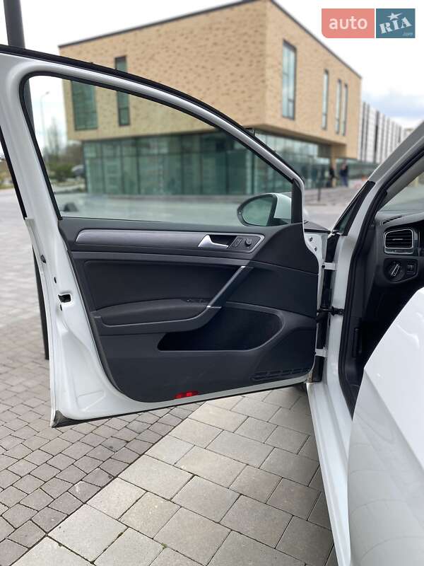 Хэтчбек Volkswagen e-Golf 2019 в Хмельницком