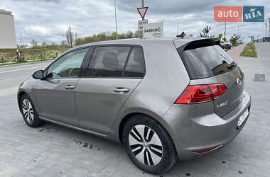 Хэтчбек Volkswagen e-Golf 2015 в Городке