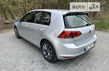 Хетчбек Volkswagen e-Golf 2016 в 