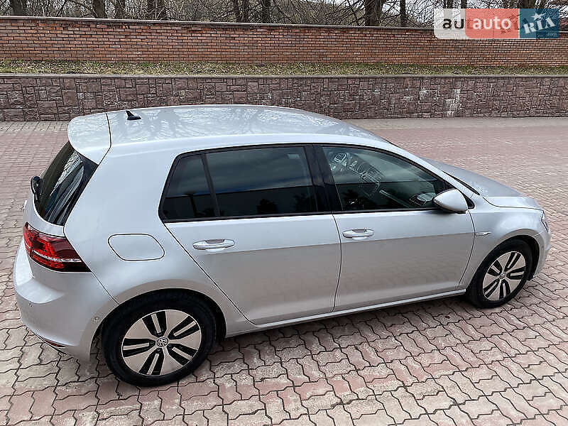 Хетчбек Volkswagen e-Golf 2015 в Хмельницькому
