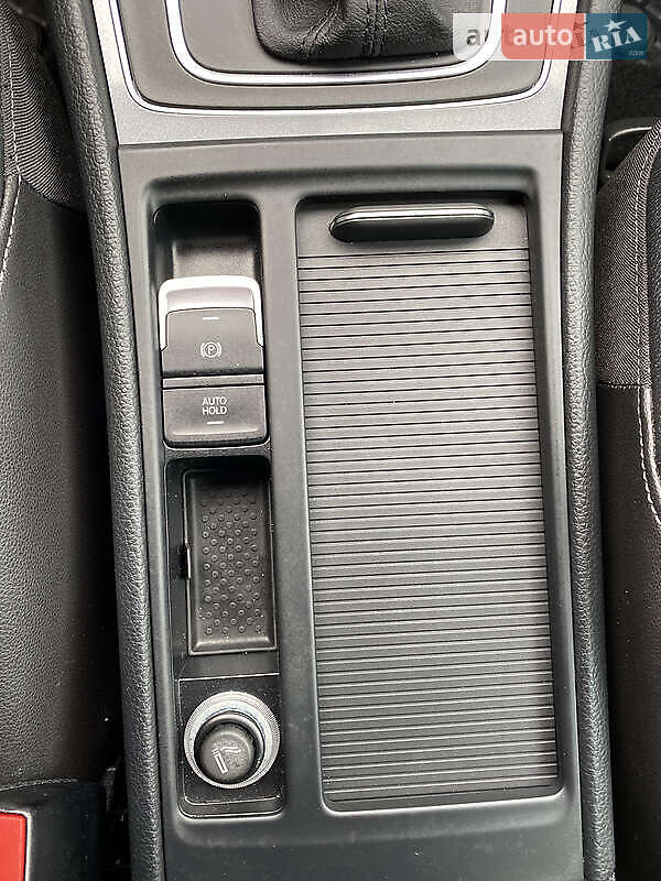 Хетчбек Volkswagen e-Golf 2015 в Хмельницькому