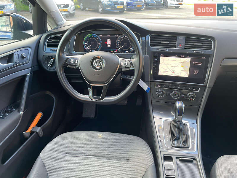 Хетчбек Volkswagen e-Golf 2018 в Шептицькому