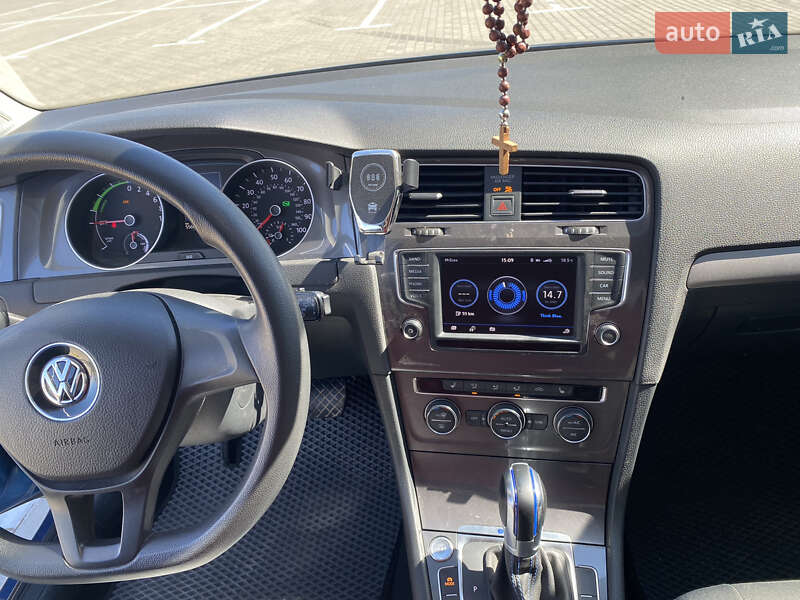 Хэтчбек Volkswagen e-Golf 2016 в Тернополе фото 18 Хэтчбек Volkswagen e-Golf 2016 в Тернополе