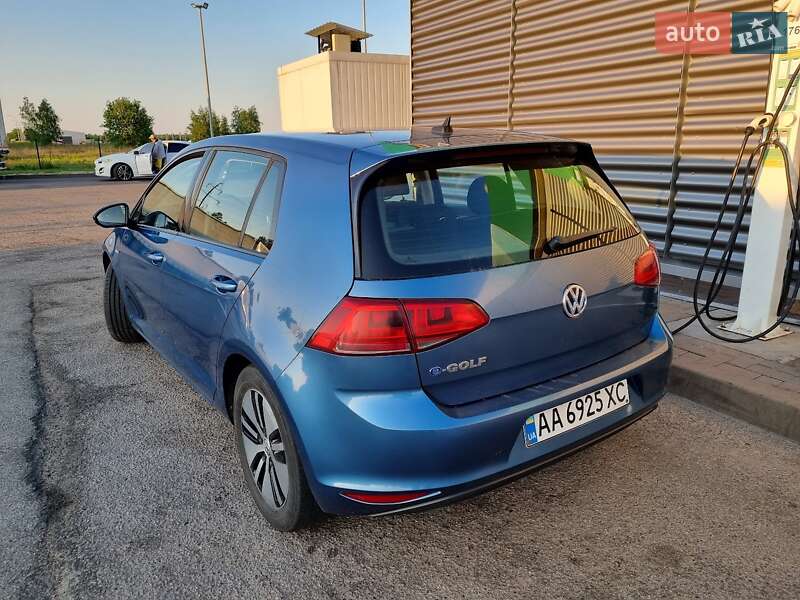 Хетчбек Volkswagen e-Golf 2016 в Києві