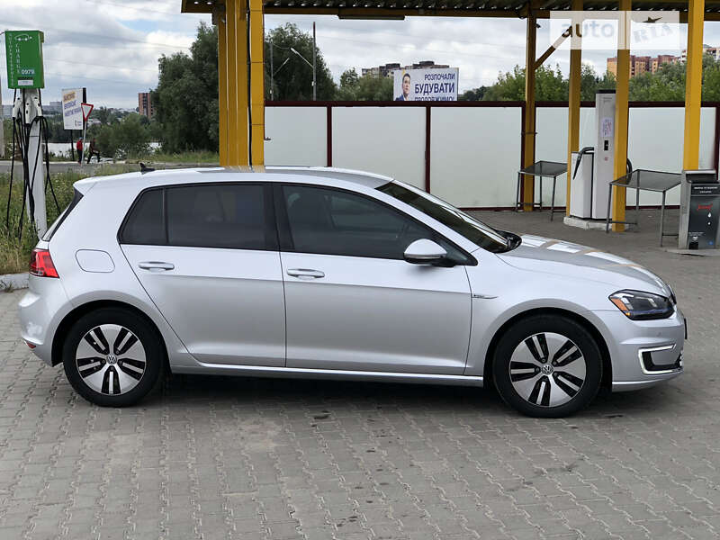 Хетчбек Volkswagen e-Golf 2015 в Хмельницькому