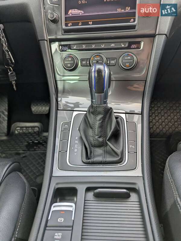 Хетчбек Volkswagen e-Golf 2015 в Львові