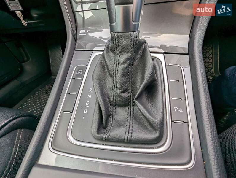 Хетчбек Volkswagen e-Golf 2015 в Львові