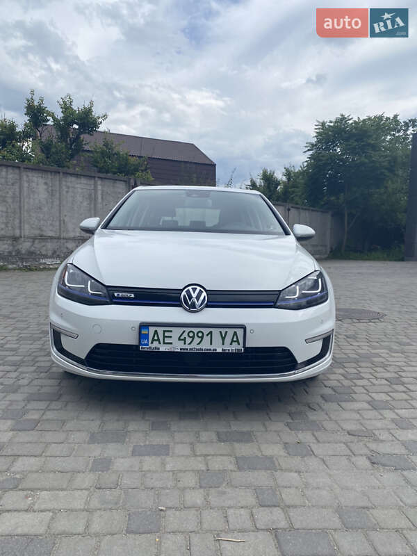 Хетчбек Volkswagen e-Golf 2014 в Дніпрі