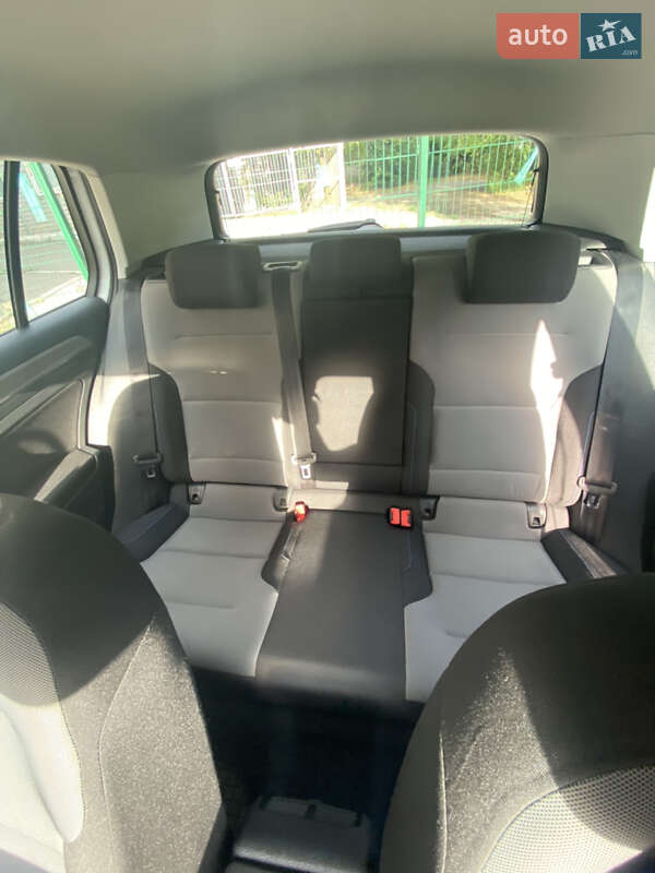 Хетчбек Volkswagen e-Golf 2014 в Дніпрі