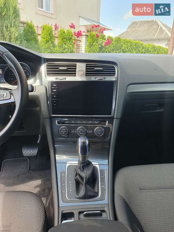 Хэтчбек Volkswagen e-Golf 2018 в Стрые фото 28 Хэтчбек Volkswagen e-Golf 2018 в Стрые