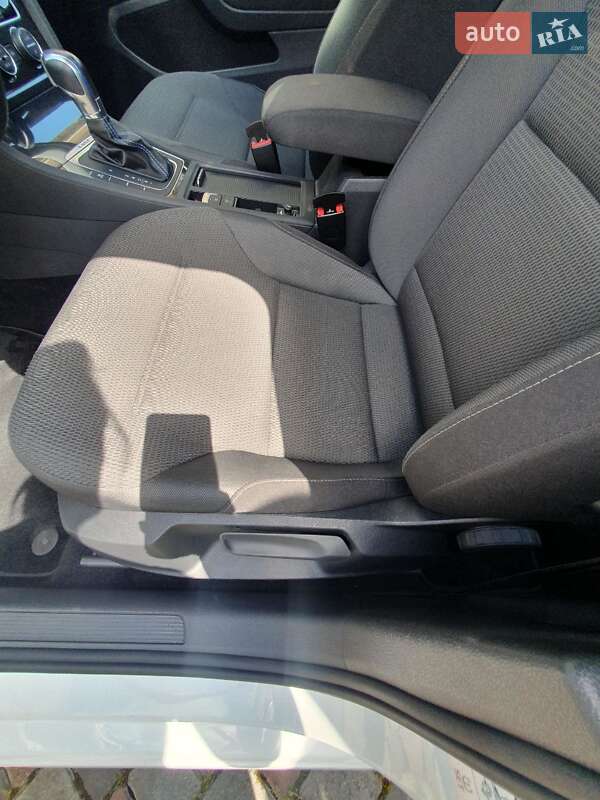 Хэтчбек Volkswagen e-Golf 2018 в Стрые фото 30 Хэтчбек Volkswagen e-Golf 2018 в Стрые