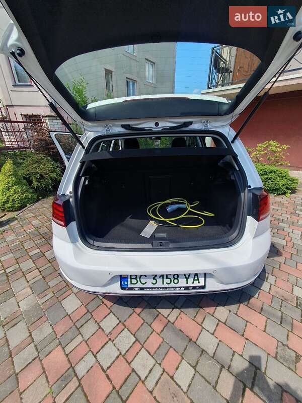 Хэтчбек Volkswagen e-Golf 2018 в Стрые фото 14 Хэтчбек Volkswagen e-Golf 2018 в Стрые