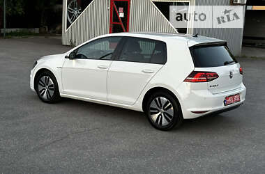 Хетчбек Volkswagen e-Golf 2016 в 