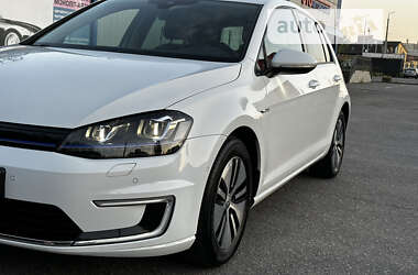 Хетчбек Volkswagen e-Golf 2016 в 