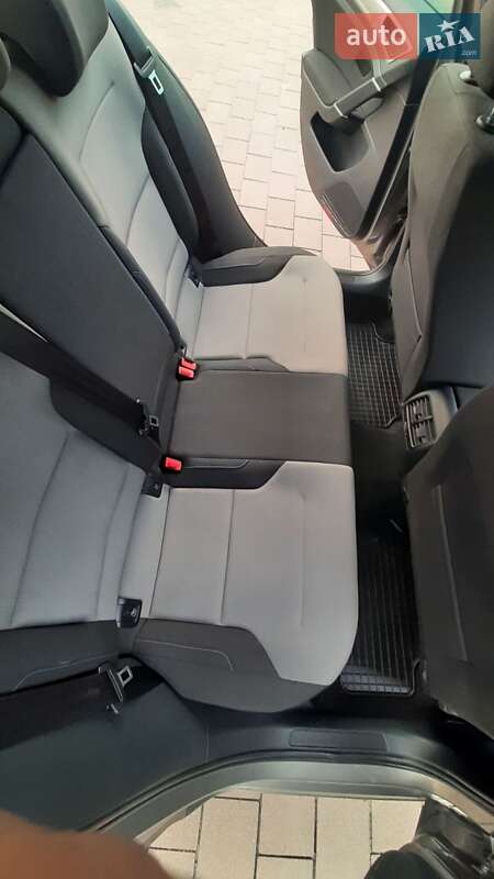 Хэтчбек Volkswagen e-Golf 2015 в Киеве