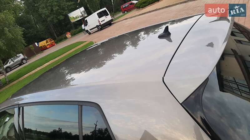 Хэтчбек Volkswagen e-Golf 2015 в Киеве