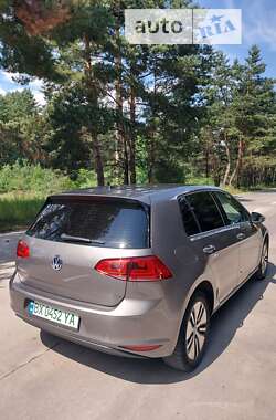 Хэтчбек Volkswagen e-Golf 2016 в Славуте