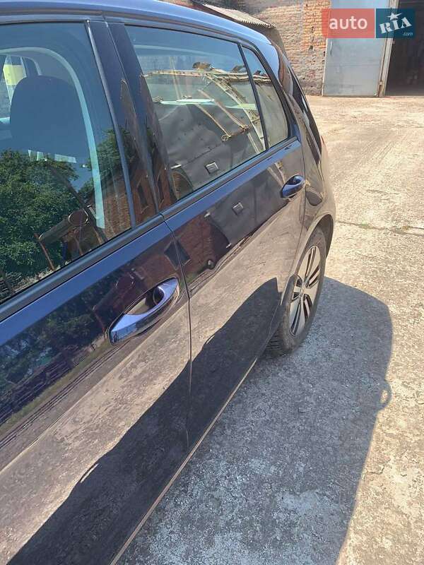 Хэтчбек Volkswagen e-Golf 2015 в Покрове