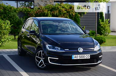 Хетчбек Volkswagen e-Golf 2018 в 