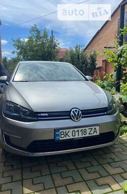 Хетчбек Volkswagen e-Golf 2017 в Шепетівці