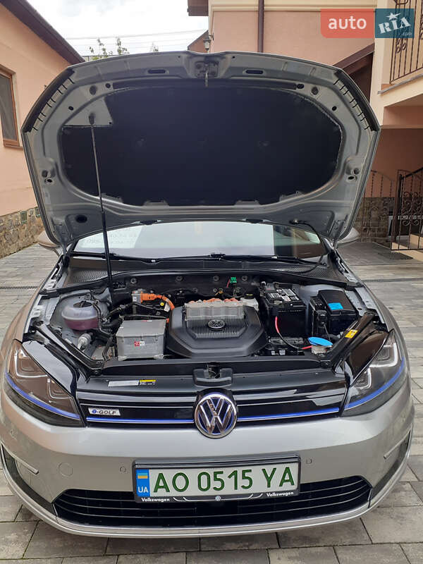 Хетчбек Volkswagen e-Golf 2014 в Мукачевому
