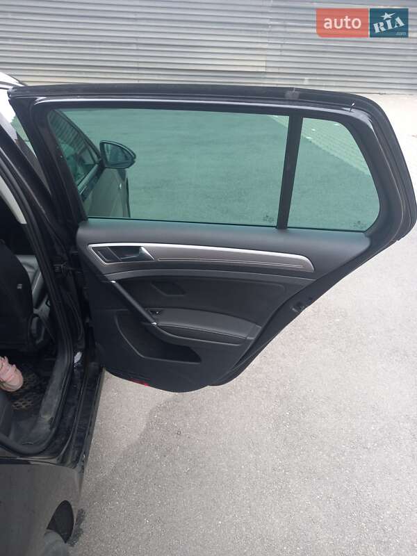 Хетчбек Volkswagen e-Golf 2016 в Вінниці