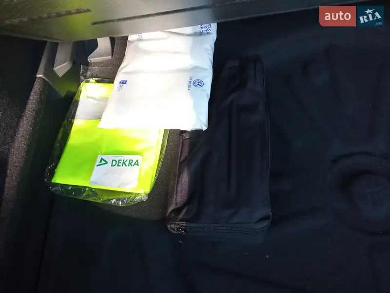 Хетчбек Volkswagen e-Golf 2020 в Чернівцях документ