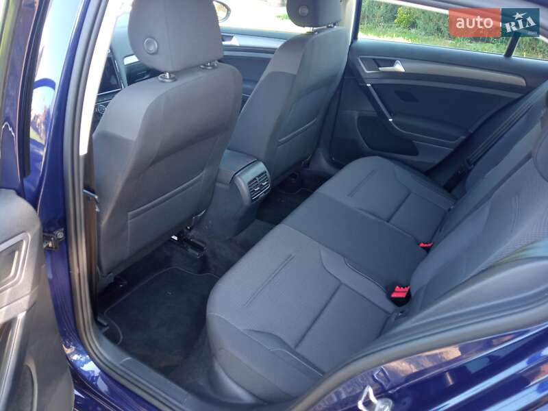 Хетчбек Volkswagen e-Golf 2020 в Чернівцях