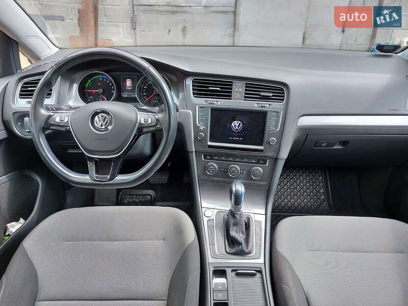 Хэтчбек Volkswagen e-Golf 2016 в Тернополе