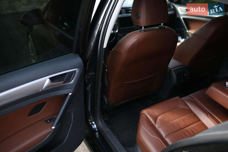 Хетчбек Volkswagen e-Golf 2015 в Києві фото 12 Хетчбек Volkswagen e-Golf 2015 в Києві