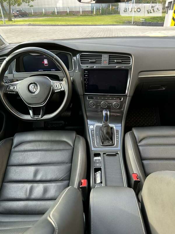 Хетчбек Volkswagen e-Golf 2017 в Луцьку