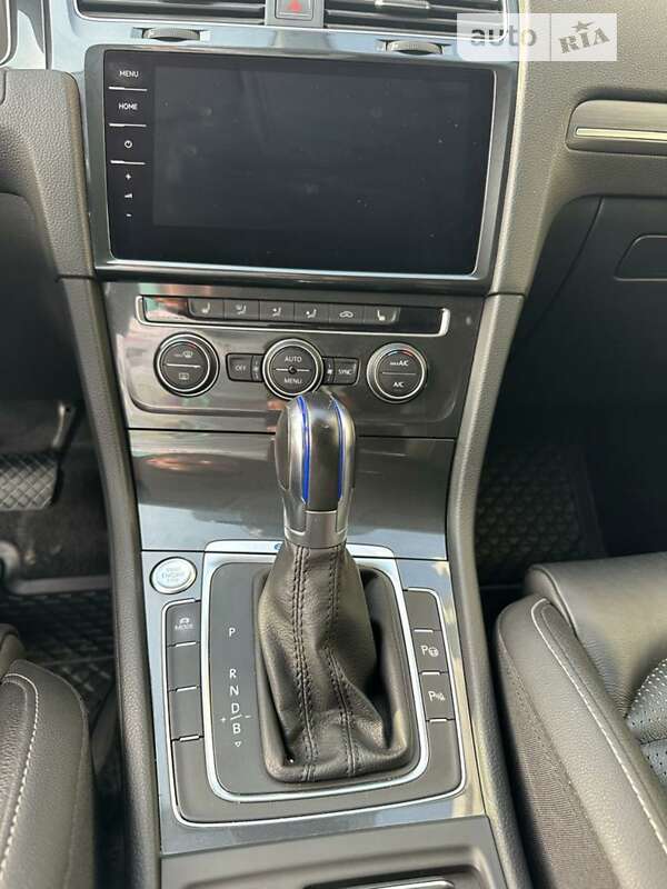 Хетчбек Volkswagen e-Golf 2017 в Луцьку