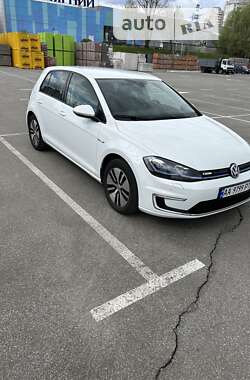 Хэтчбек Volkswagen e-Golf 2018 в Киеве