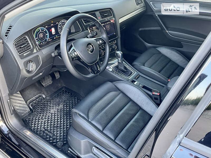 Хетчбек Volkswagen e-Golf 2017 в Харкові