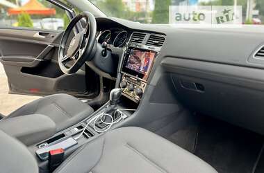 Хэтчбек Volkswagen e-Golf 2020 в 