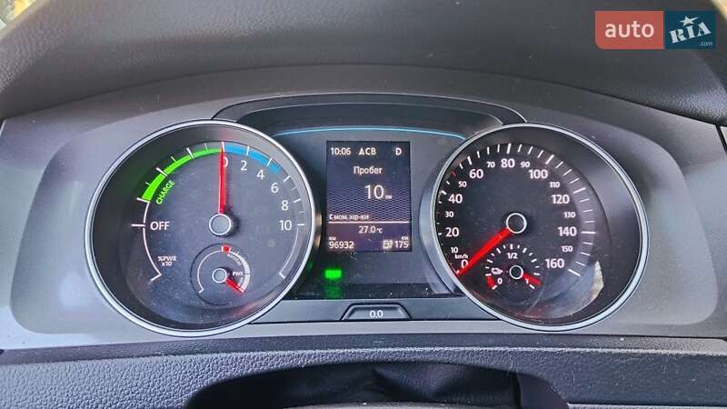 Хетчбек Volkswagen e-Golf 2015 в Харкові