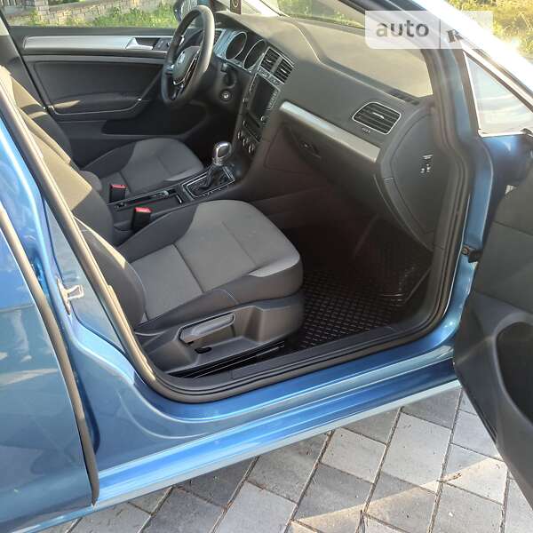Хетчбек Volkswagen e-Golf 2015 в Старокостянтинові фото 42 Хетчбек Volkswagen e-Golf 2015 в Старокостянтинові